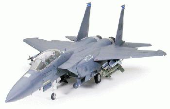TAMIYA 60312 F-15E STRIKE EAGLE WITH BUNKER BUSTER 1:32